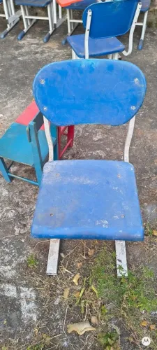 Cadeira escolar fixa juvenil 