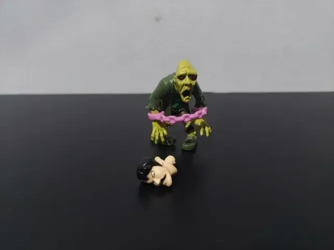 monstro Scooby Doo que troca de cabeça