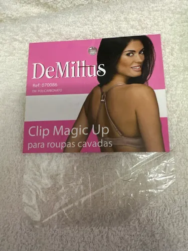 Clip Magic une as alças para usar decotes diferenciados 