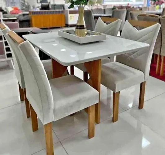 Conjunto de Mesa de Jantar com 4 Cadeiras tampo com vidro e cadeiras em madeira maciça