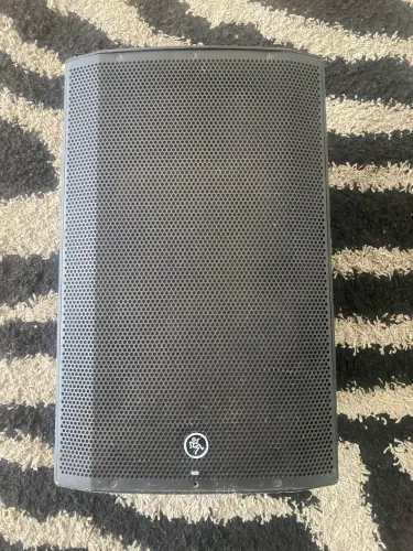 Caixa Mackie Thump 15A 1300W