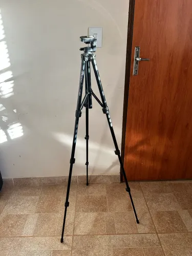 Tripé de liga de aluminio Yunteng VCT-680 4 seções