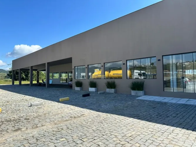 LOJA COMERCIAL PARA LOCAÇÃO - 1.850 m² | SANTO AMARO DA IMPERATRIZ/SC