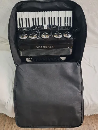 Acordeon Scandalli 120 Baixos