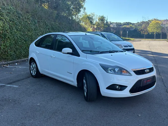 Ford Focus Titanium 2.0 16V Flex 5P Mec. 2013