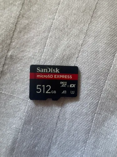 Cartão Sandisk 512 GB MicroSD Express seminovo
