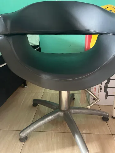 Cadeira para salão de beleza ou escritório 