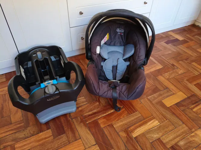 Bebê conforto com base Graco 