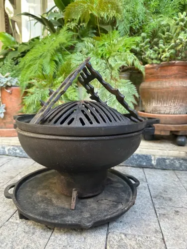 Churrasqueira + Chapa (Gengiskan) de Ferro