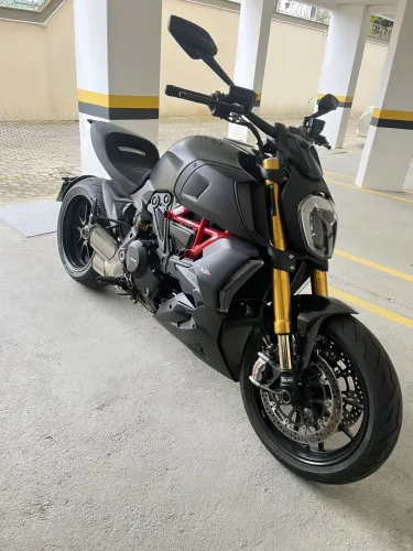 Ducati Diavel 1260S - 2022 - 5.400 km