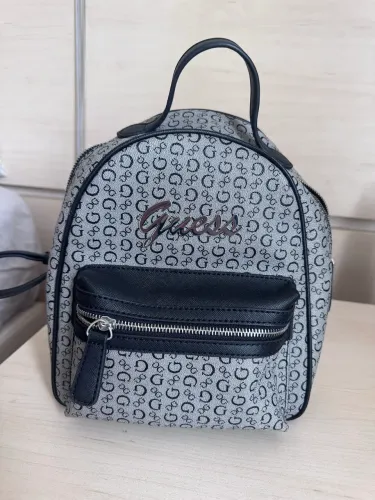Bolsa - Mochila Guess original. Nova.