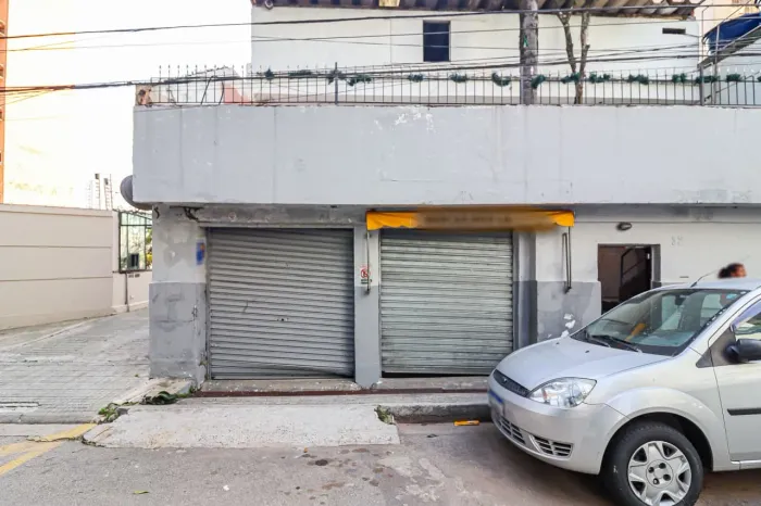 Sala comercial na Rua Barão de Castro Lima, 32 140 m²