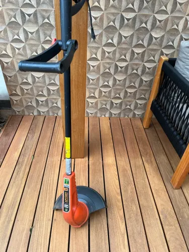 Aparador de grama Tramontina 220 volts motor de 1500 W