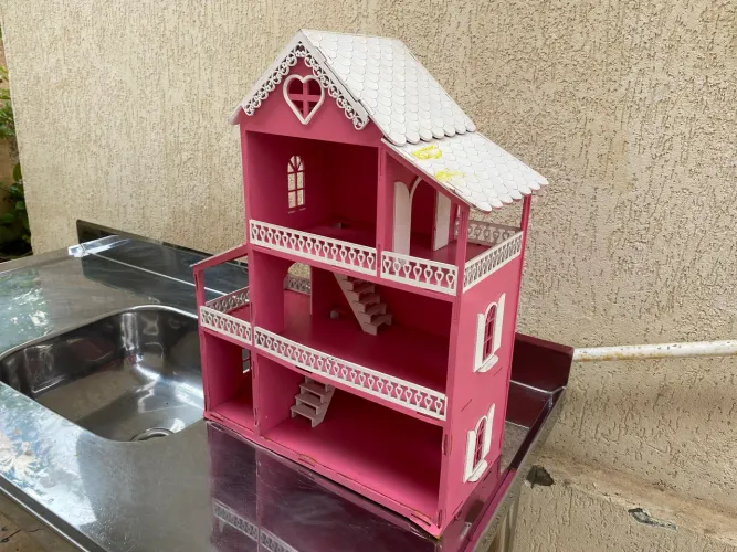 Casinha de boneca artesanal 3 andares