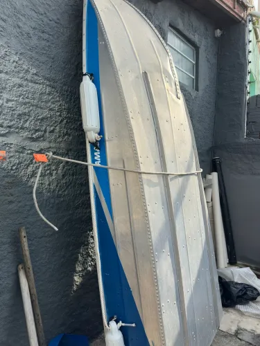 Barco pesca com motor