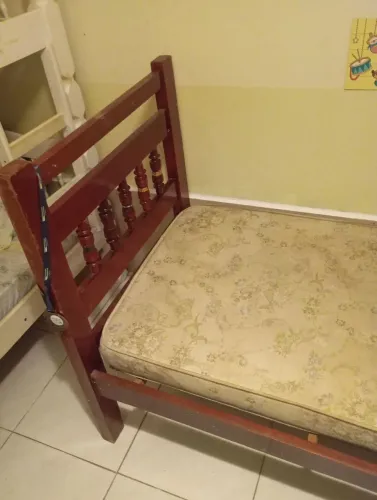 Cama solteiro com colchão