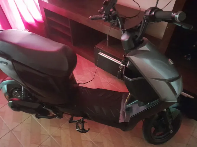 Vendo uma scooter elétrica 400 vats ótimo estado preço 5.000 mil reais