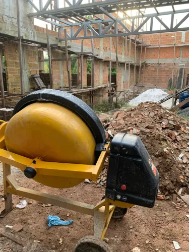 Aluga-se Betoneira 400L CSM MAX 