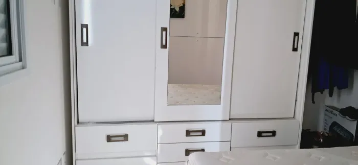 Vendo Roupeiro 3 Portas de Correr