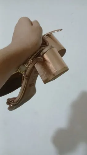 Sandalia de salto bloco TAMANHO 34