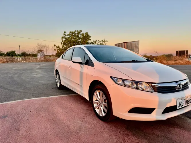 Honda Civic Sedan LXS 1.8/1.8 Flex 16V Aut. 4P 2014