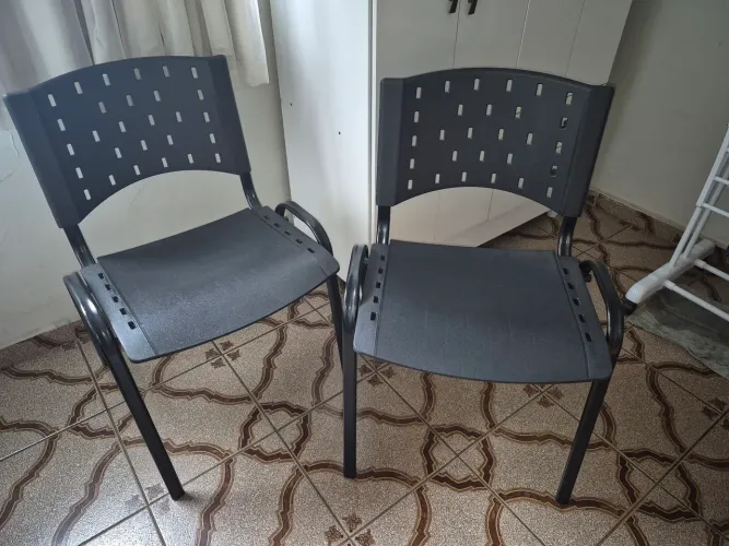 Cadeira Preta Anatômica - Ótimo Estado | R$ 100 cada