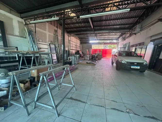 Galpão comercial para locação, 300m² no Jardim Cristiane - Santo André/SP