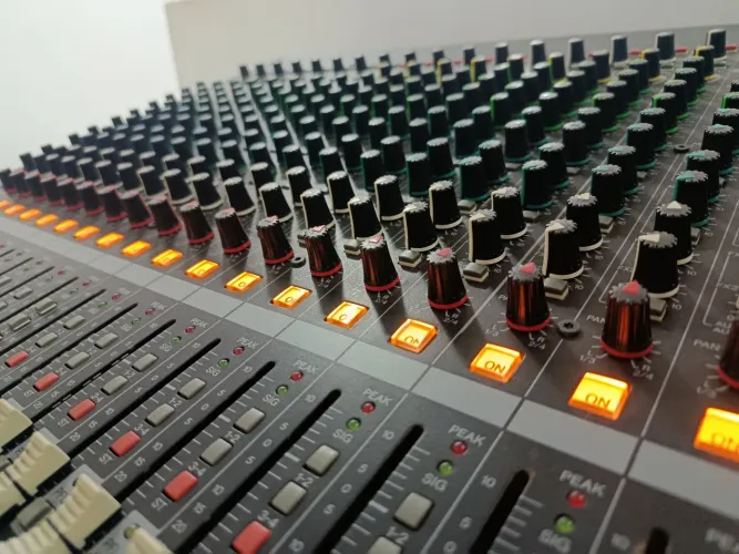 Mesa de som YAMAHA MGP32X 
