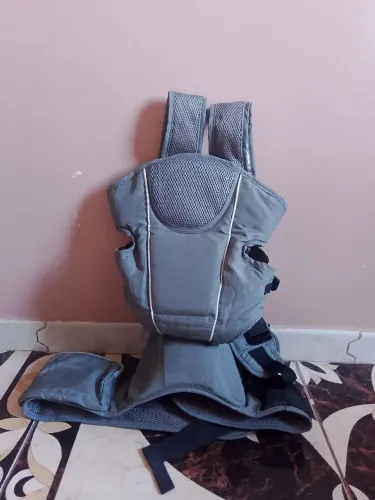 Canguru com suporte pra sentar!! 