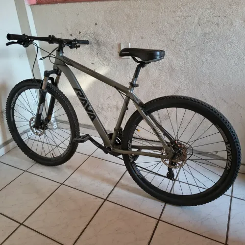 Bicicleta aro 29 excelente estado 