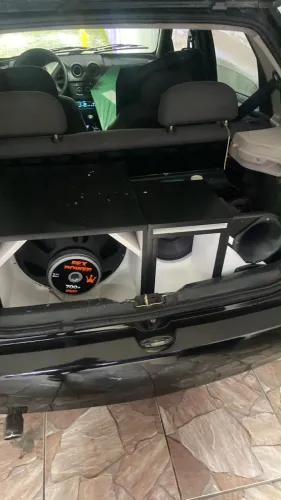 1 grave de 15 700 rms 1 medio de 8 1 corneta d200 1 tweeter Valor 1500