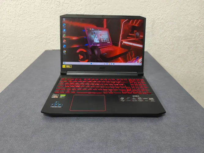 Notebook Gamer Nitro Ryzen 5. 16 GB. GTX 1650. 144hz