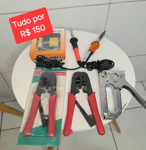 Alicate de crimpar, ferros de solda e teste de cabo de rede