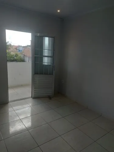 Alugo Casa 2/4 na Cidade Beira Mar 