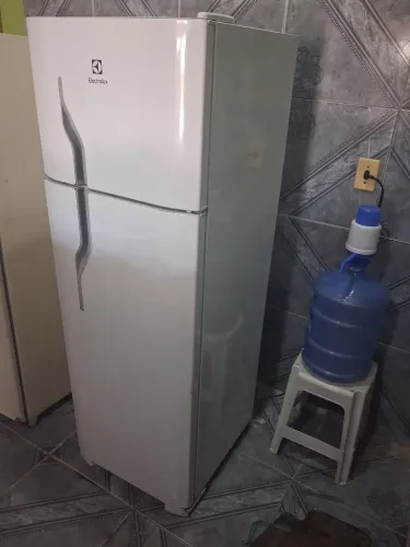 Geladeira Electrolux em ótimo estado. COM GARANTIA.