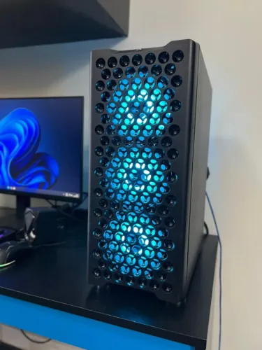 PC GAMER RYZEN 3 3200G 16GB RAM 500GB SSD