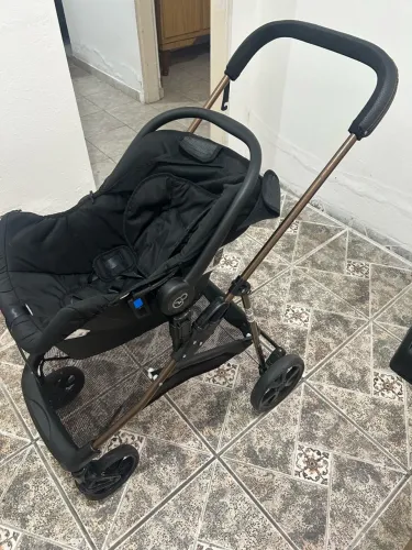 Carrinho de bebê + Base + Bebê conforto Galzerano