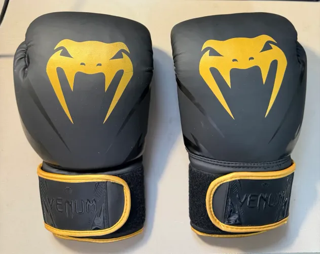 Luva Impact Evo Muay Thai Boxe Venum