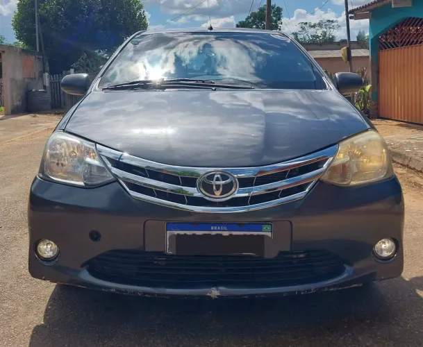 Toyota Etios X Sedan 1.5 Flex 16V 4P Mec. 2013