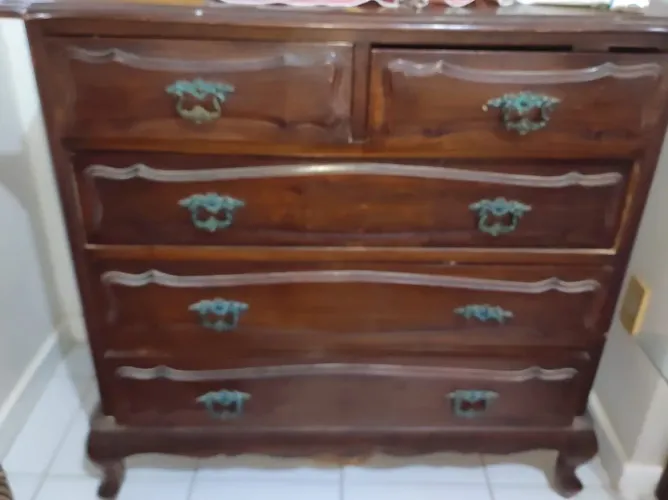 Cômoda antiga em jacarandá