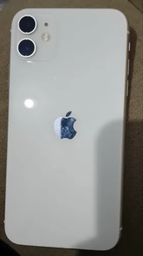Vendo iPhone 11 64gb branco sem detalhes