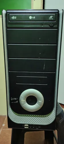 Computador simples para uso caseiro e tarefas leves Retirar em mãos, não envio.