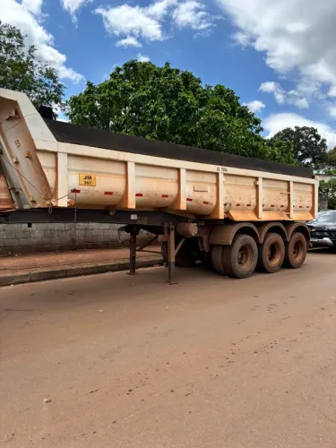 VENDE-SE CARRETA