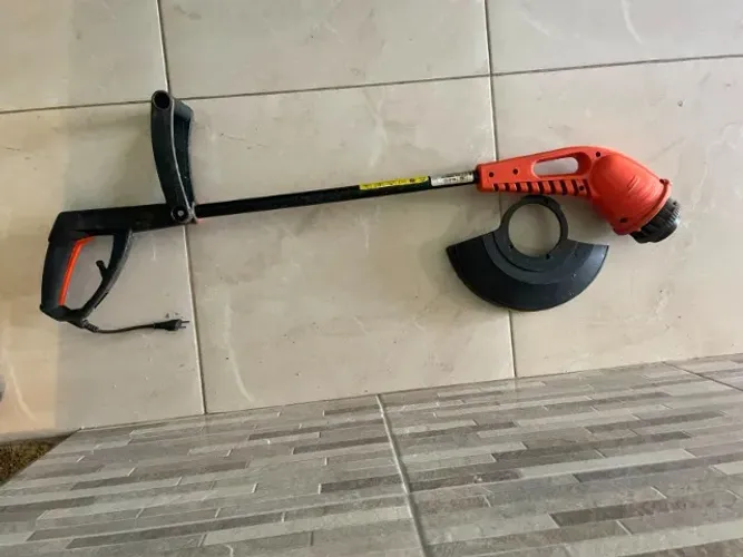 Aparador de grama Tramontina AP1500T 1500 Wats