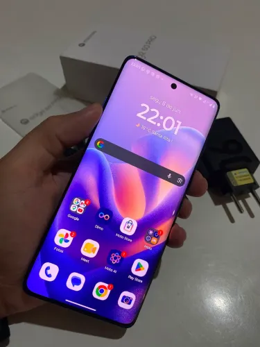 Motorola Edge 60 Pro 5G Azul 256GB 12GB RAM, Tela Curva 120Hz, Câmera 50MP, Completo