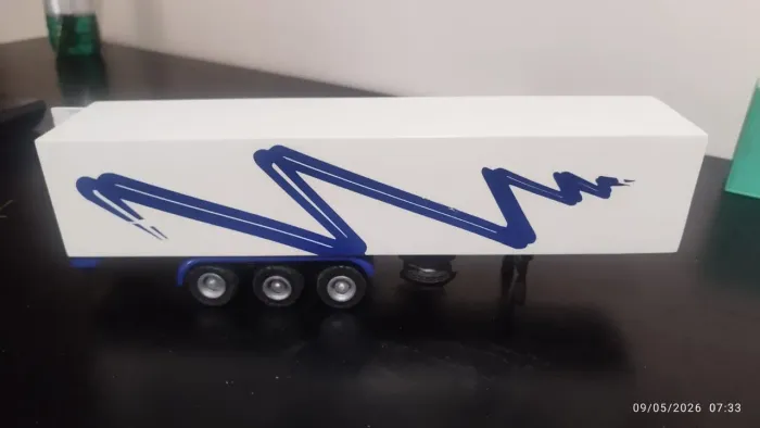 Miniatura Carreta Baú ARPRA escala 1.50 padrão VOLVO, nova na caixa