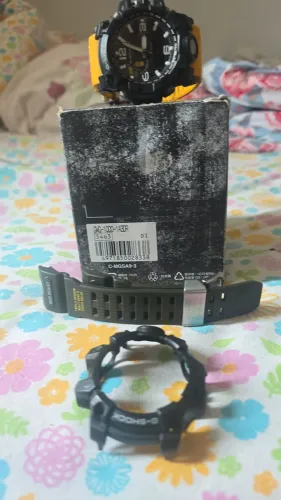 Gwg 1000 zero completo com uma pulseira verde