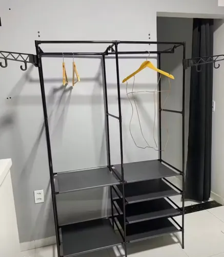 Arara de Roupas Desmontável Portátil NOVA