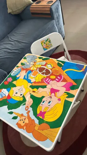 Jogo de mesa com cadeira infantil em Aço