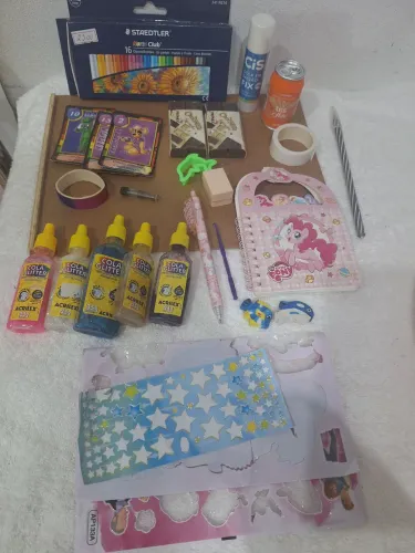 Lote grande de papelaria e material escolar
